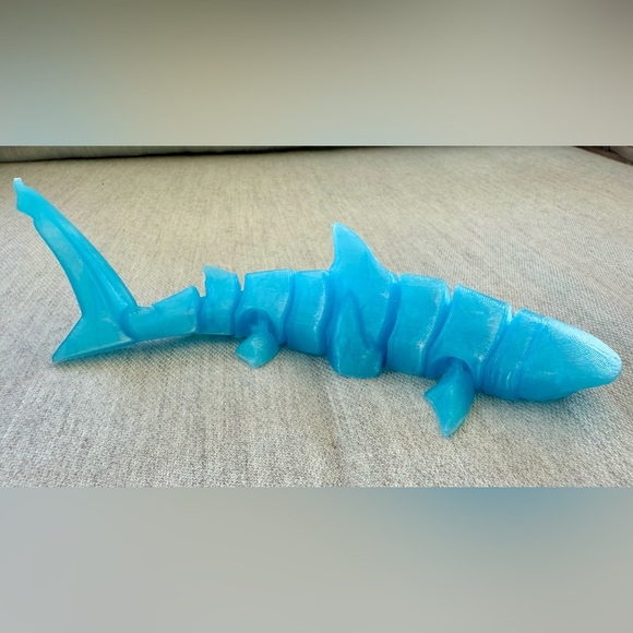 3d Printed Fidget Blue Shark, Flexi  Shark, Articulated Fidget Toy, 3D Printed - Picture 9 of 15